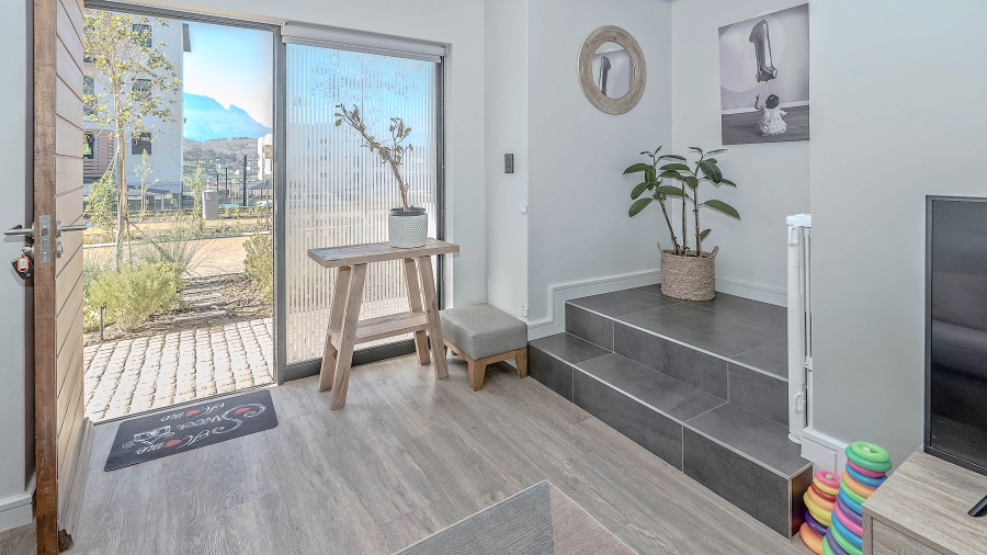 2 Bedroom Property for Sale in Newinbosch Western Cape